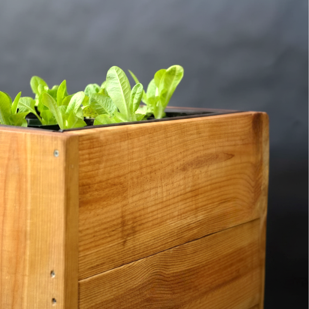 Una jardinera premium de huerto urbano